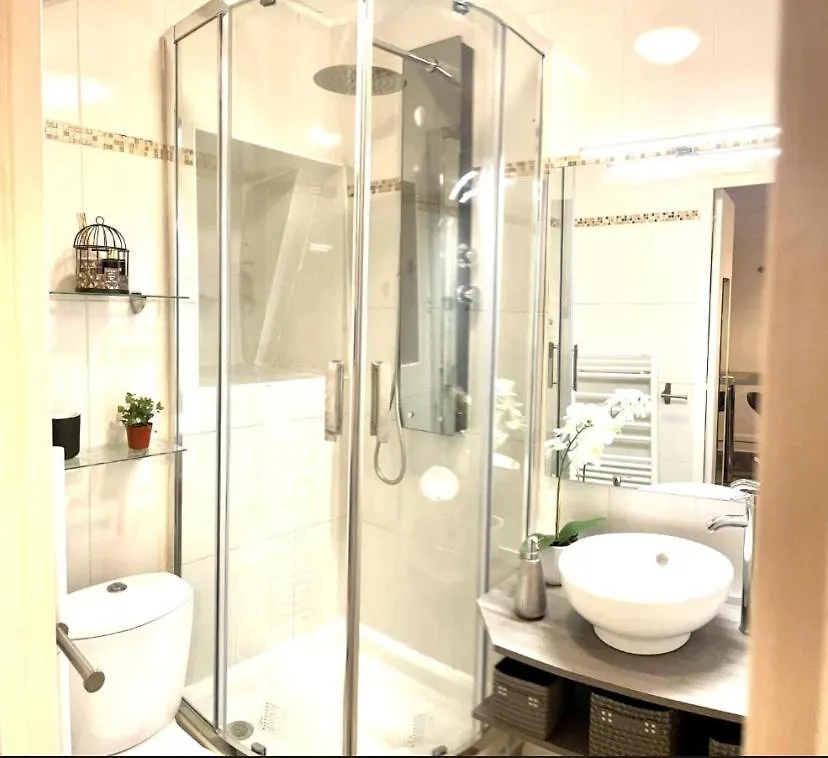 Cozy Studio Chatelet Apartment Paris
